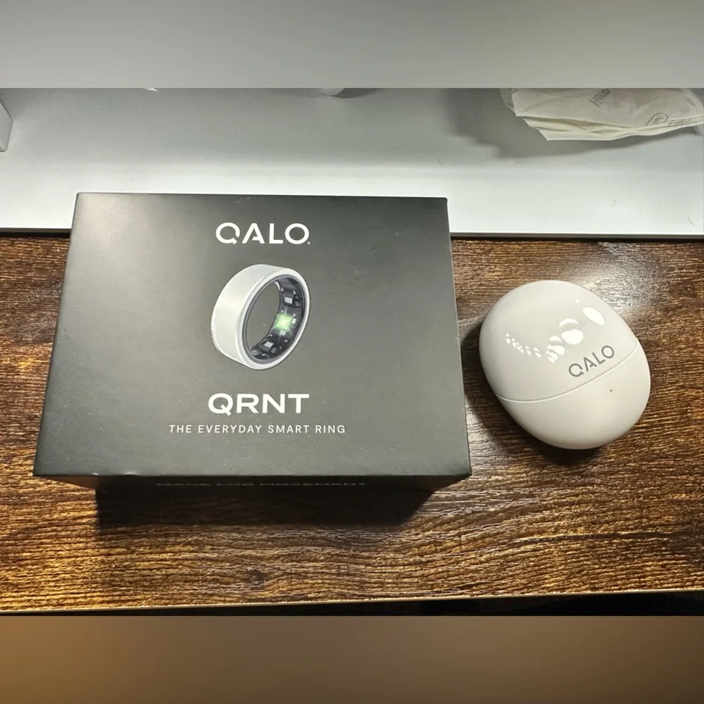 QALO QRNT Everyday Smart Ring - Black and Silver